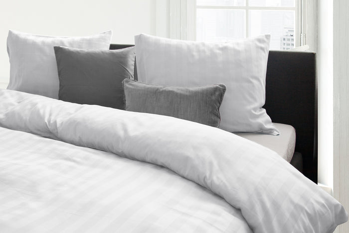 Elegance Dekbedovertrek Hotel Kwaliteit Satijn Streep wit