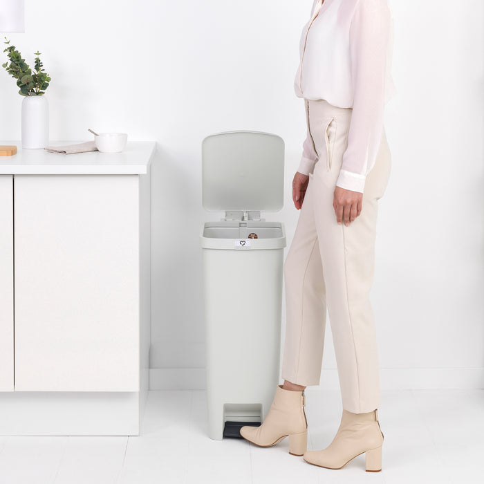 Brabantia StepUp Pedaalemmer 40 Liter - Light Grey