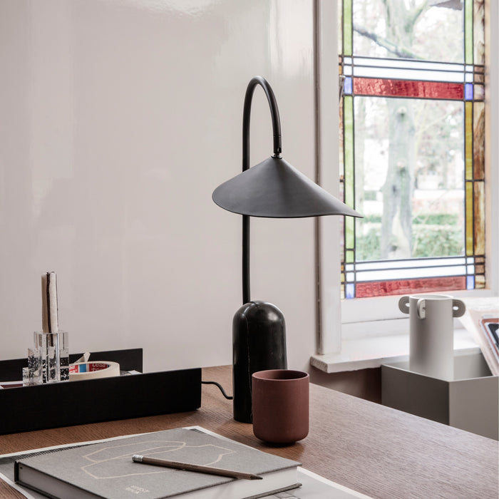 Ferm Living Arum Tafellamp - Black