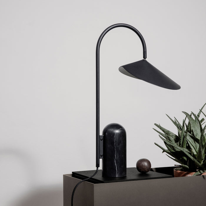 Ferm Living Arum Tafellamp - Black