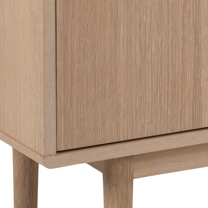 by fonQ Per Dressoir
