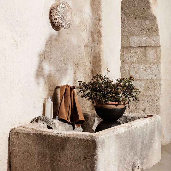 ferm LIVING Hourglass Pot XS