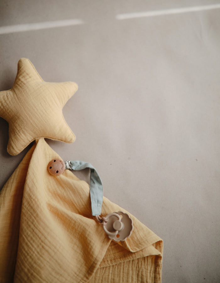 Mushie knuffeldoekje geel