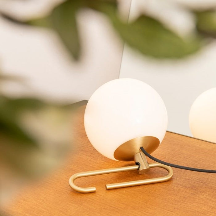 Artemide nh Tafellamp