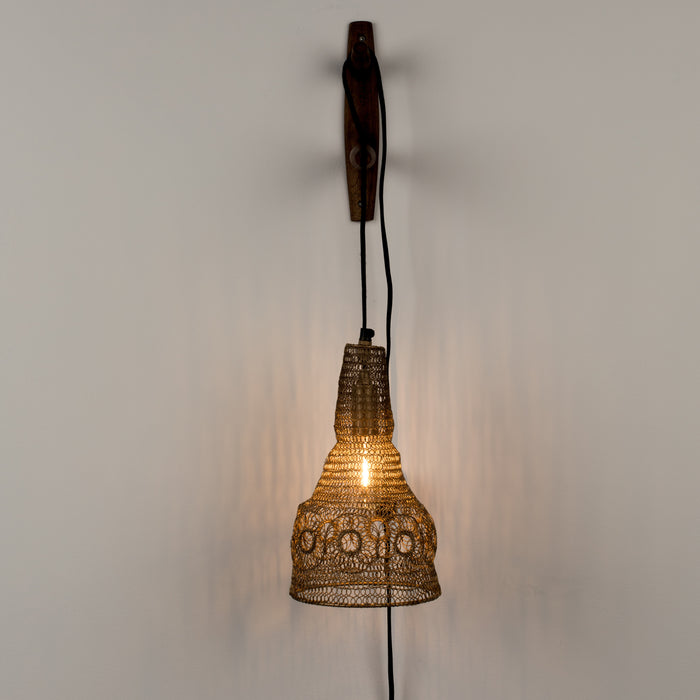 by fonQ  Lou Wandlamp