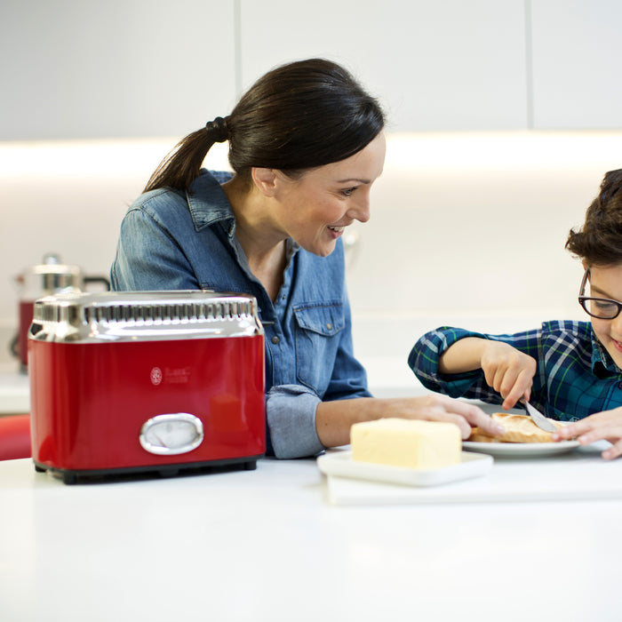 Russell Hobbs Retro Ribbon Red Broodrooster