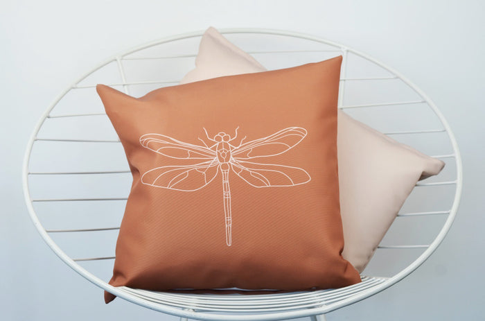 Villa Madelief roestbruin buitenkussen libelle (40x40cm)