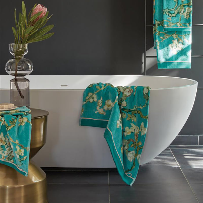 Beddinghouse x Van Gogh Museum Blossom Handdoek 70 x 140 cm - Blauw
