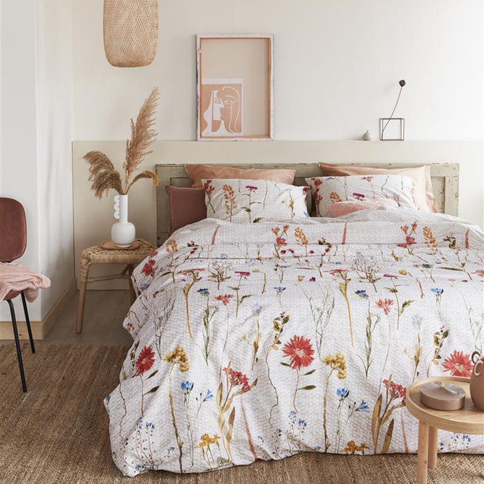 Ariadne at Home Flowered Dekbedovertrek 200 x 220 cm - Off-white