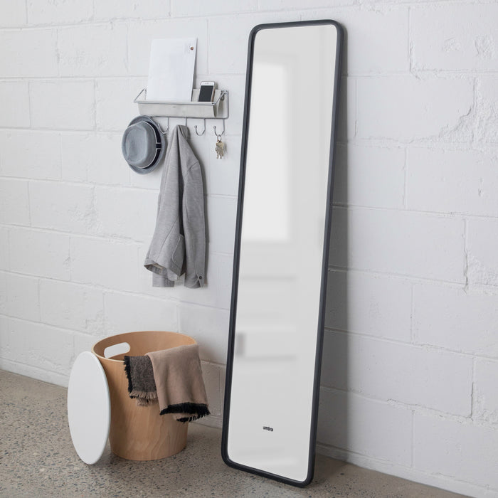 Umbra Hub Leunende Spiegel - H 157 x B 37 cm