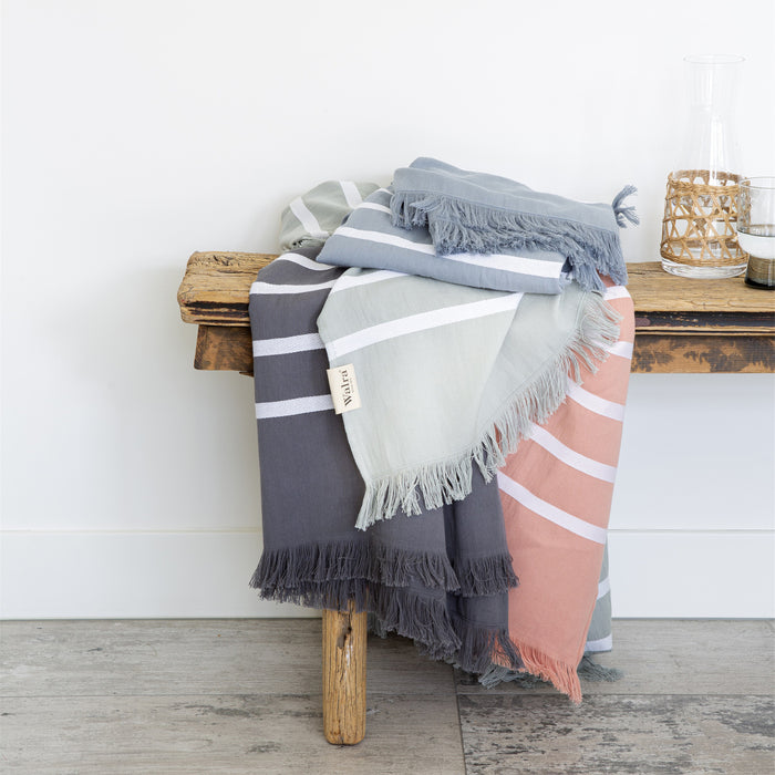 Dutch Decor DEBORA - Kussenhoes goud 40x60 cm