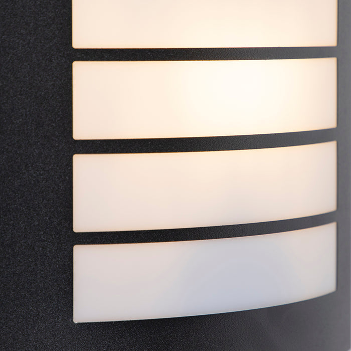 QAZQA Moderne buitenwandlamp zwart IP44 - Miro