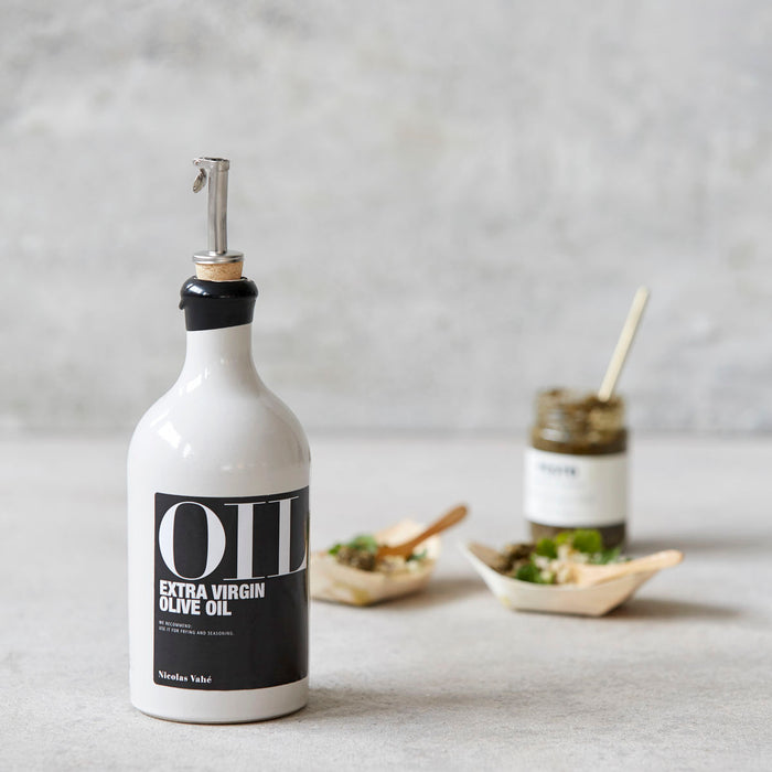 Nicolas Vahé olie schenker (Ø 2 centimeter x 9 centimeter)