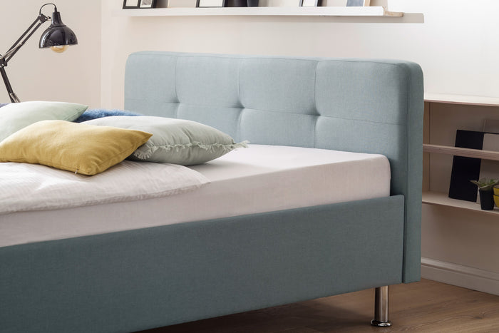 Hioshop Amelie gestoffeerd bed 180x200 cm Ijsblauw//Chroom décor