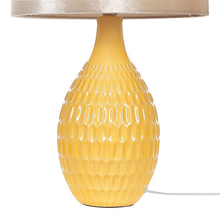 Beliani - HADDAS - Tafellamp - Geel - Keramiek