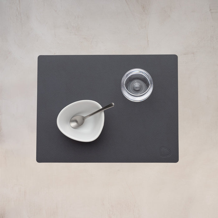 LIND DNA Serene Placemat Curve M - 4 st. - Antraciet
