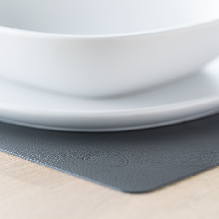 LIND DNA Serene Placemat Curve M - 4 st. - Antraciet