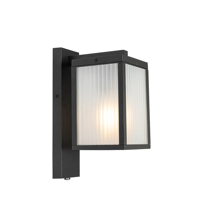 QAZQA Buiten wandlantaarn zwart met ribbel glas en schemersensor -