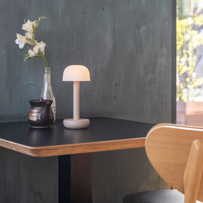 Humble Two Oplaadbare Tafellamp - Beige Frosted