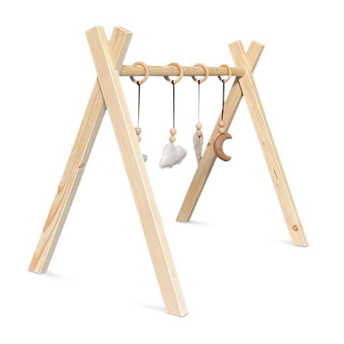 Blank houten babygym, met naturel vilthangers, Tipi vorm massief hout