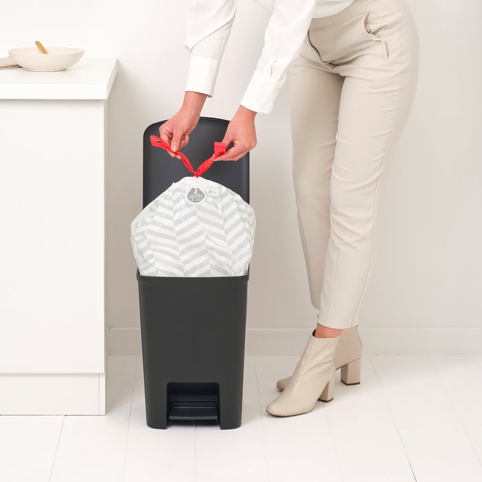 Brabantia StepUp Pedaalemmer - 25 L - Dark Grey