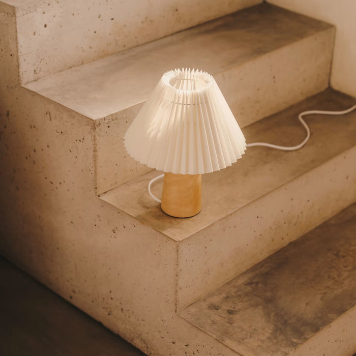 Kave Home - Benicarlo tafellamp in hout met een natuurlijke, beige