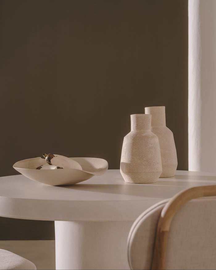 Kave Home - Beige Murat-vaas van papier-maché 32 cm