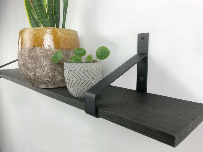 Woodbrothers 18mm wandplank recht zwart 120cm in 20cm diepe dragers