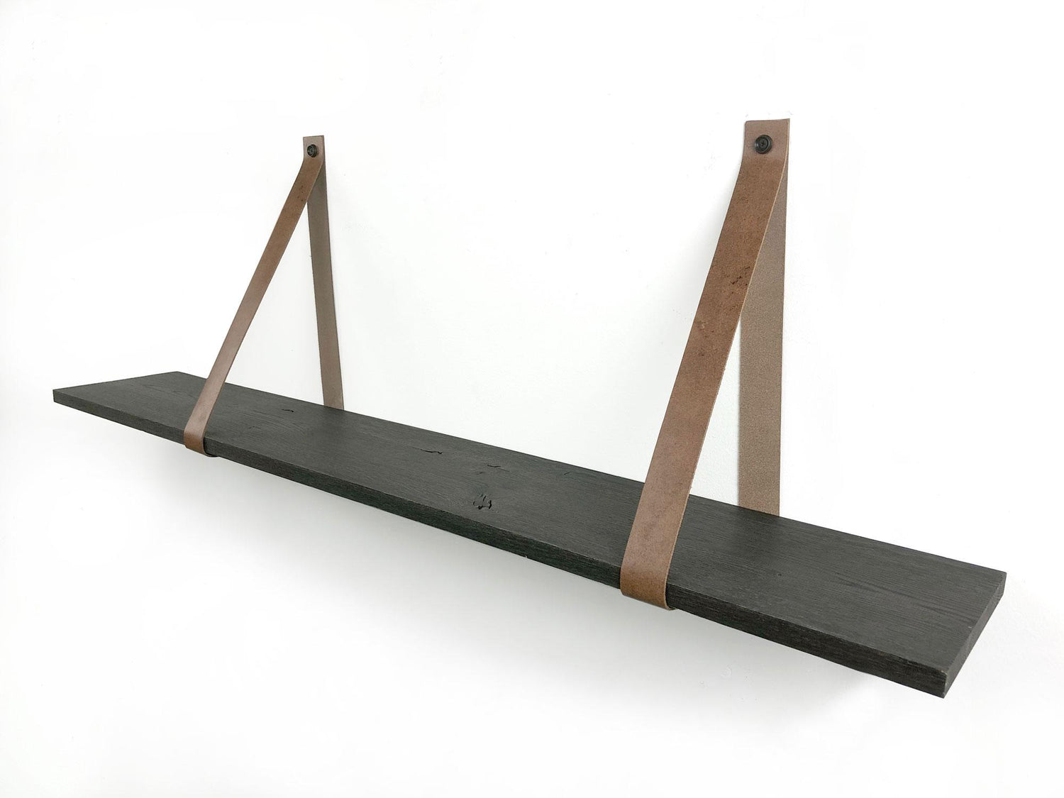Woodbrothers 18mm wandplank recht zwart 90x20cm + leren riem cognac