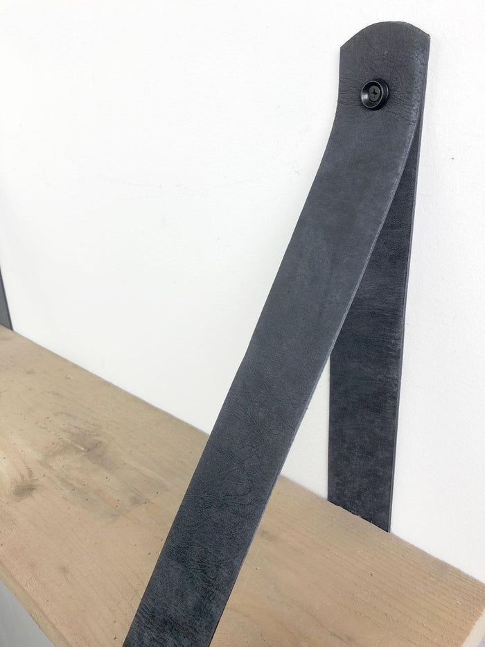 Woodbrothers Steigerhout wandplank 80x20cm + leren riem antraciet