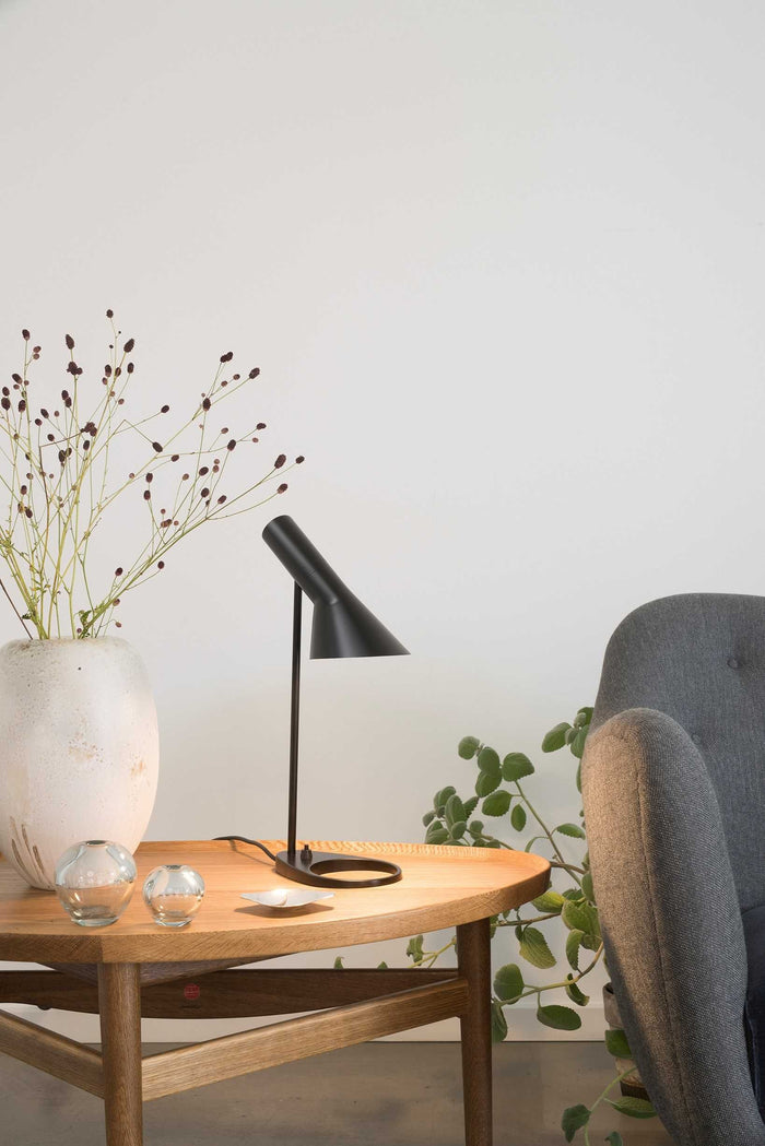 Louis Poulsen AJ Mini tafellamp Electric Orange