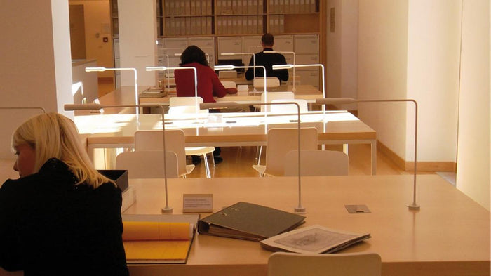 Lumina Flo grommet F46 tafellamp LED 2700K geborsteld nikkel