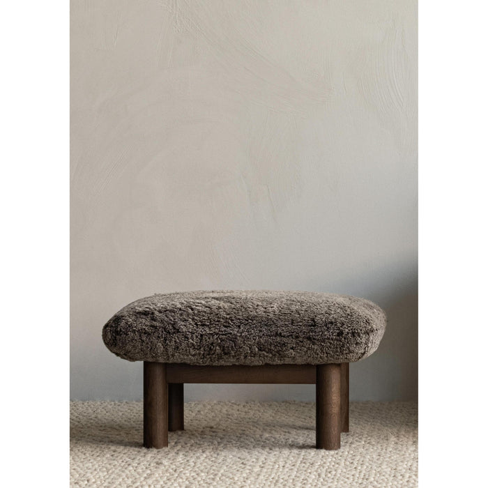 Audo Copenhagen Brasilia voetenbank donker eiken Sheepskin Root
