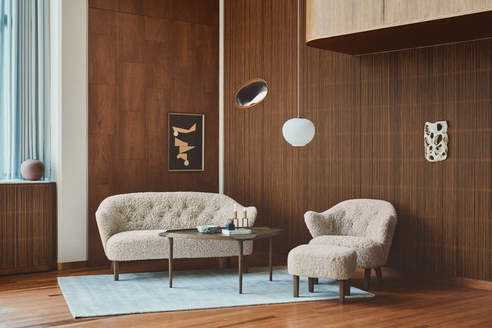 Audo Copenhagen Ingeborg voetenbank donker eiken Sheepskin Honey