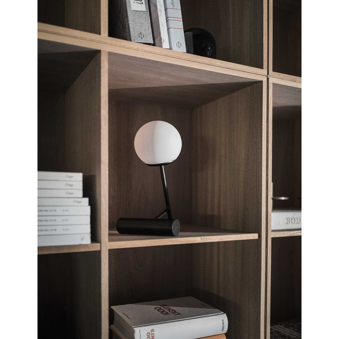 Audo Copenhagen Phare tafellamp LED oplaadbaar Burned Red