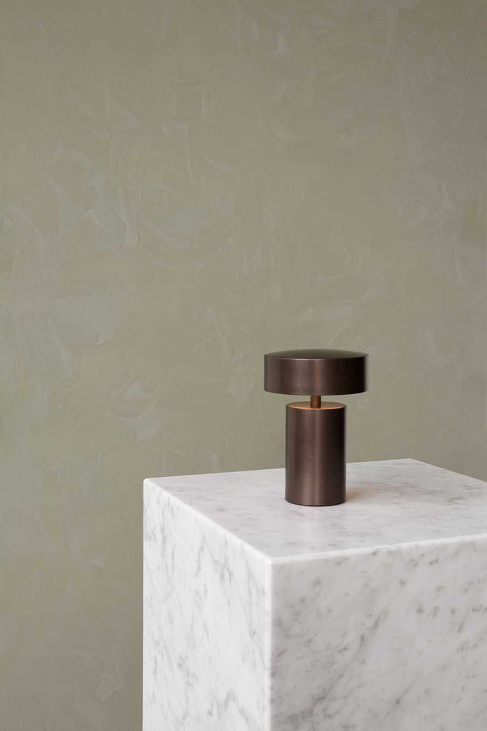 Audo Copenhagen Column tafellamp LED oplaadbaar brons