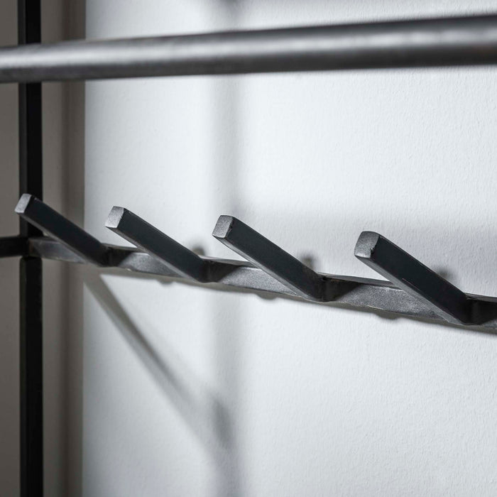 by fonQ  Nino Garderoberek - 9 haken