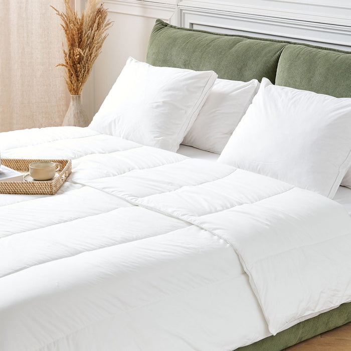Beliani - HOWERLA - Dekbed - Wit - 200 x 220 cm - Polyester