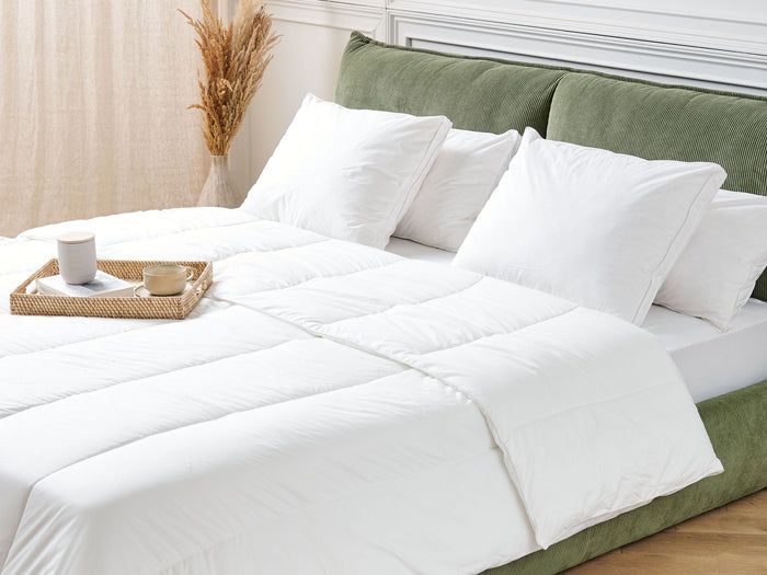 Beliani - HOWERLA - Dekbed - Wit - 200 x 220 cm - Polyester
