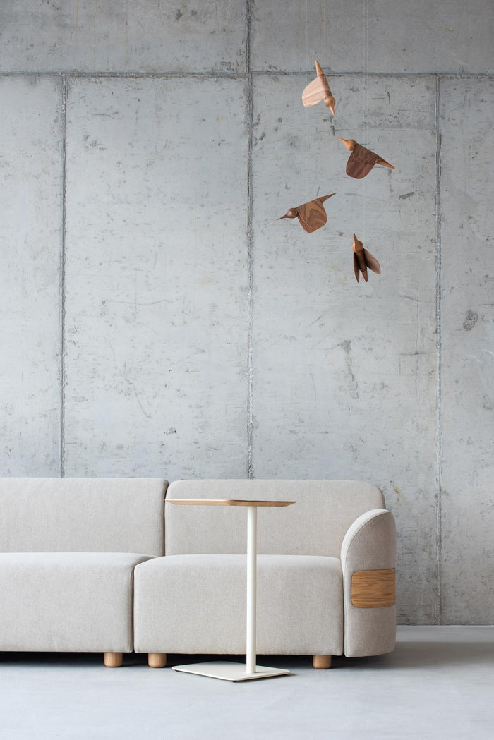 Gazzda Loop bijzettafel gelakt eiken naturel, wit onderstel