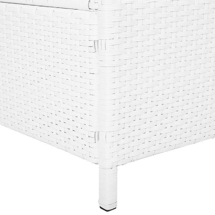 Beliani - TURIN - Strandstoel - Wit - PE rotan