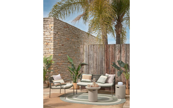 Kave Home - Cailin fauteuil in groen koord met gegalvaniseerde stalen