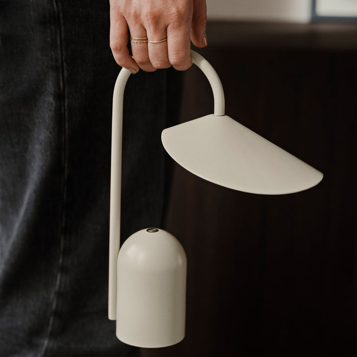 ferm LIVING Arum Oplaadbare Tafellamp - Cashmere
