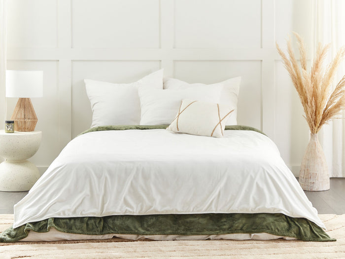 Beliani-RHEA-Verzwaringsdeken hoes-Wit-150 x 200 cm-Polyester