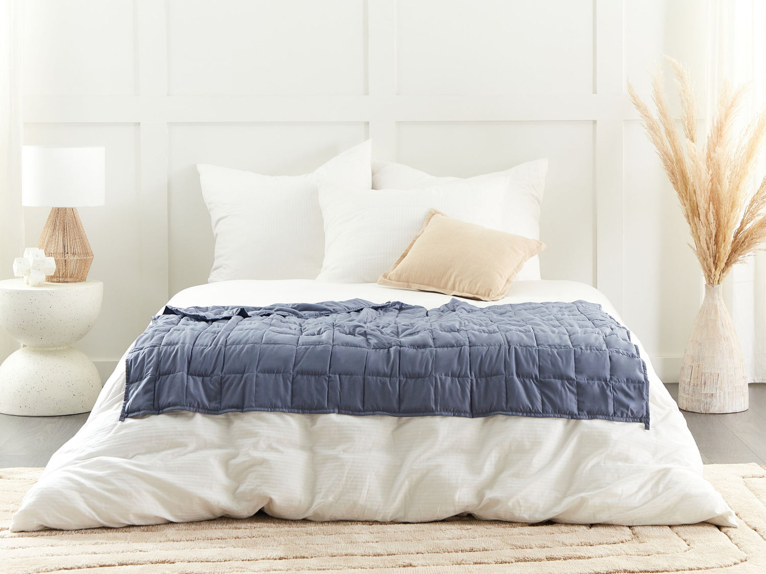 Beliani - NEREID - Verzwaringsdeken - Blauw - 100 x 150 cm - Polyester