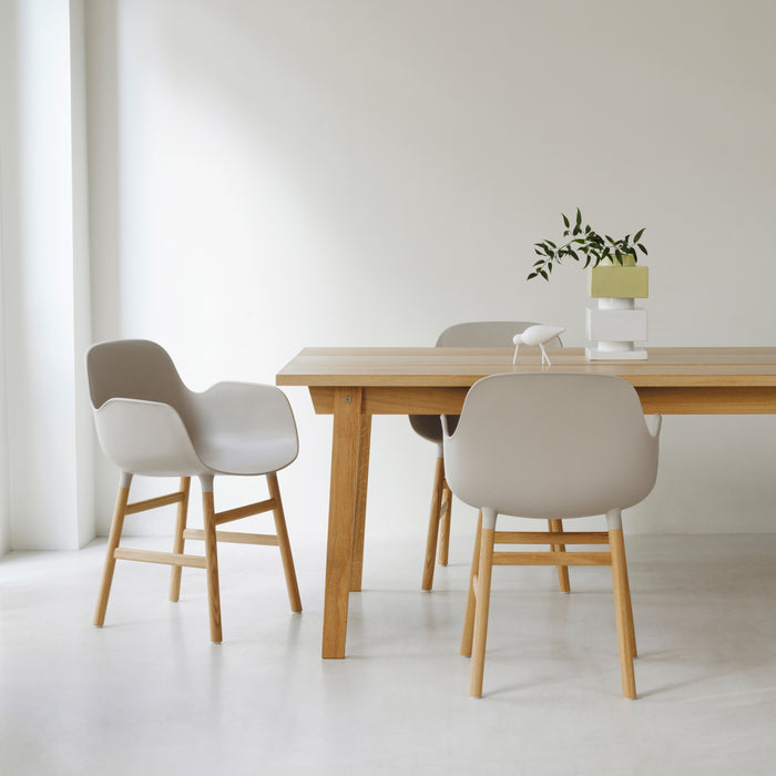 Normann Copenhagen Form Stoel met Armleuning - Eiken - Crème