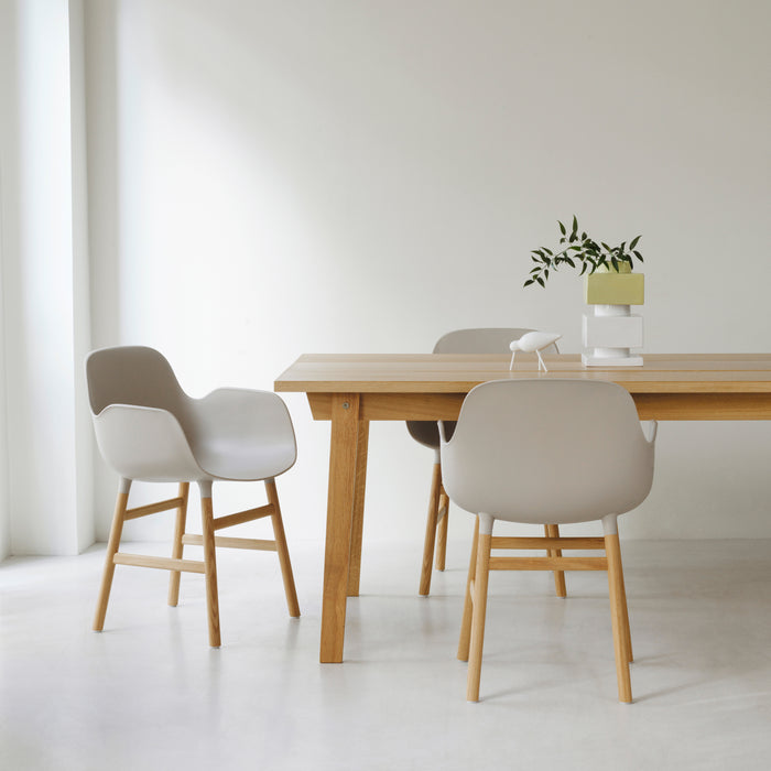 Normann Copenhagen Form Stoel met Armleuning - Eiken - Bright Blue