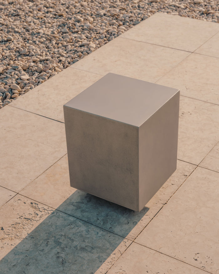 Kave Home - Rustella salontafel in cement 35 x 35 cm