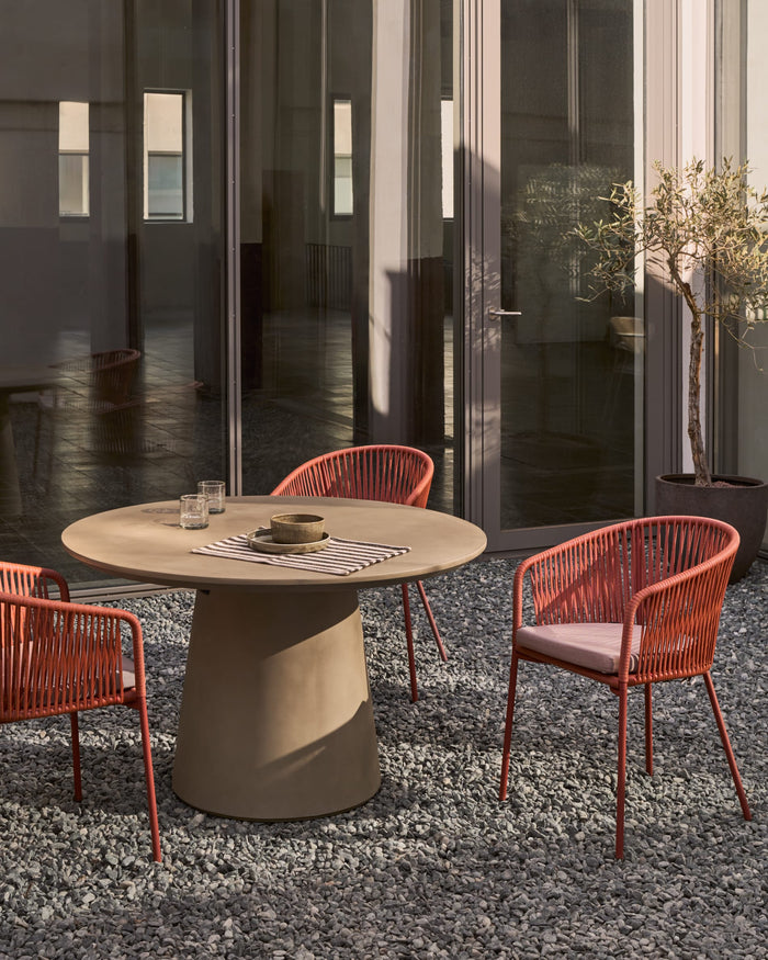 Kave Home - Yanet terracotta touwstoel met gegalvaniseerde stalen