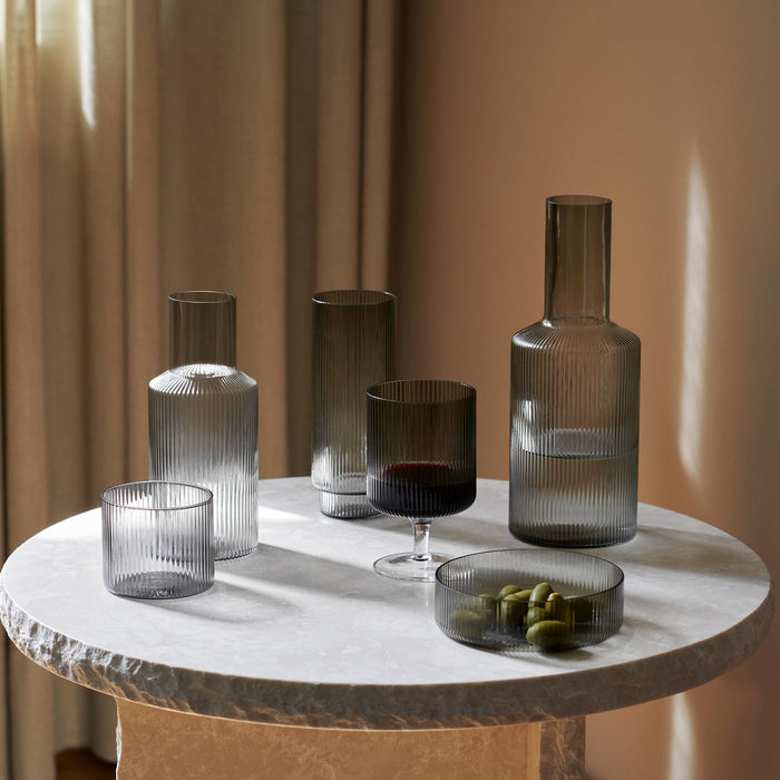 Ferm Living Ripple Karaf 1 L - Smoked Grey